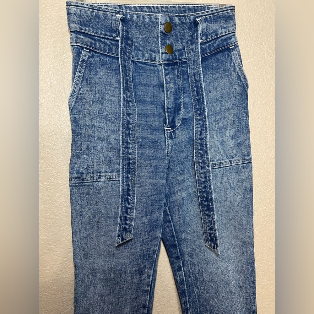Ultra High Rise Straight Jean